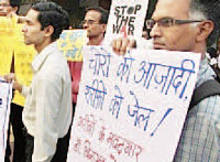 Sudhir Dhawale at Free Binayk Sen Protest in Mumbai